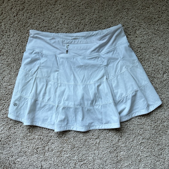 White Lululemon tennis skirt size 6 - Picture 1 of 2